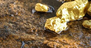 Maiden drilling at Platina Resources’ Xanadu gold project in WA has confirmed a large-scale gold system over 600m by 600m in all directions.